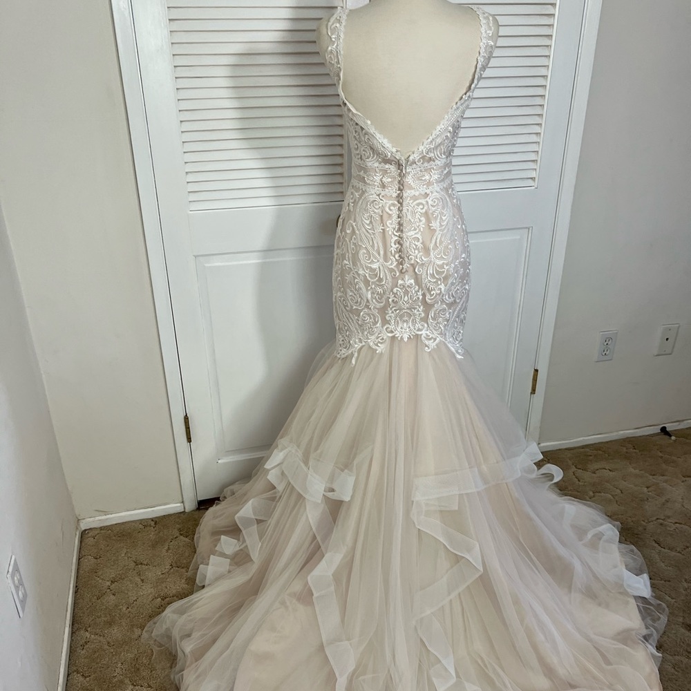 Wedding Dress by Cocomelody - Picture 3 of 11